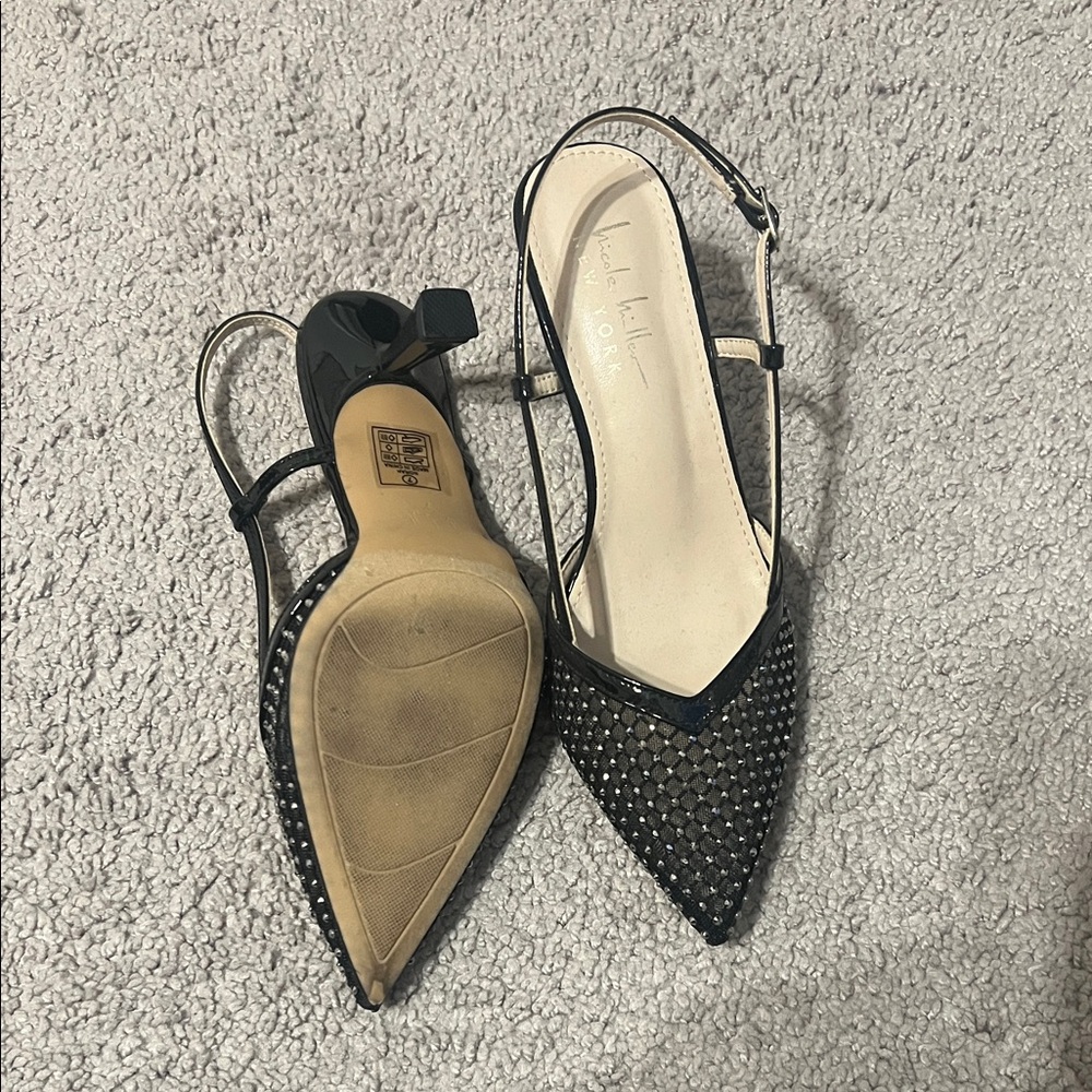 Chic Black Slingback Heels - Picture 2 of 4